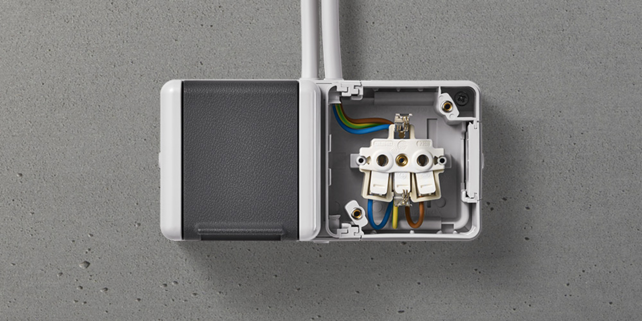 Doppelsteckdose mit Trennsteg bei Elektro Service Ebert in Klingenberg